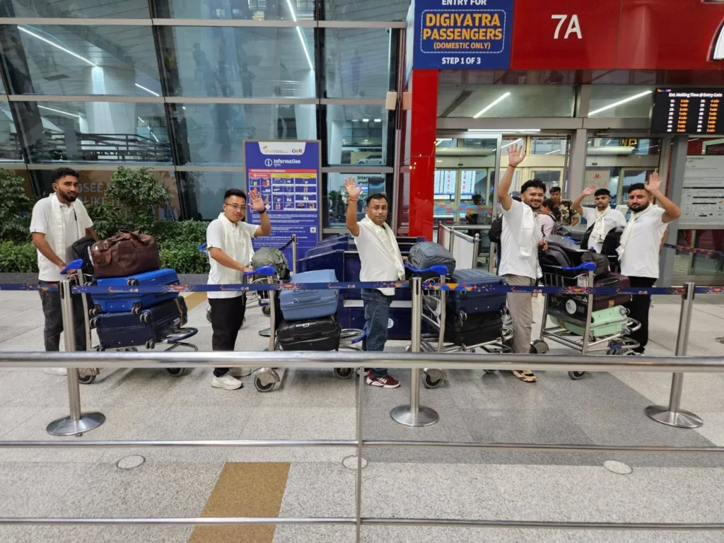 Airport Departure Moment 11